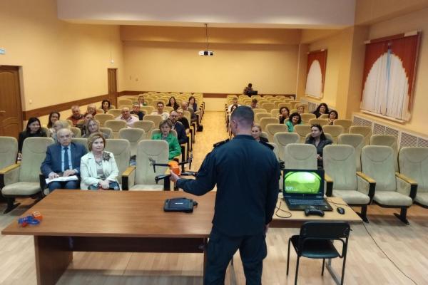 В Мордовии росгвардеец провел урок безопасности