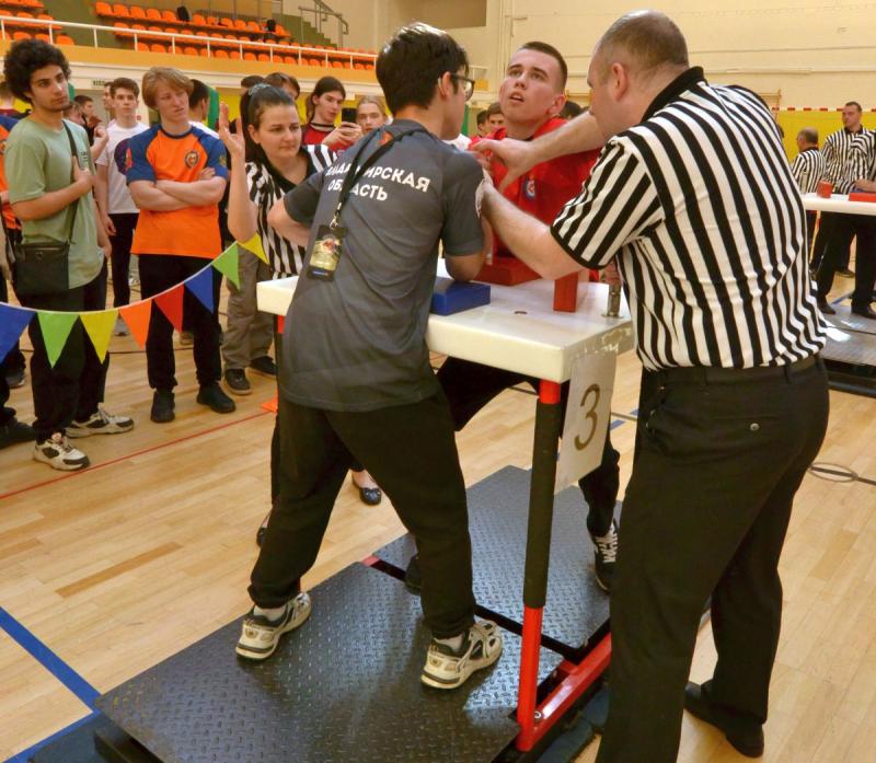 Кубок Героя России Сергея Громова в Москве состоялся с участием молодых армрестлеров из Владимирской области