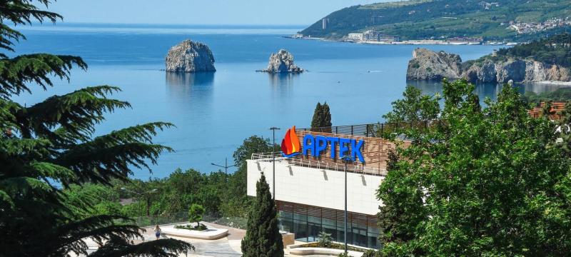 «КЕНГУРУ.ПРО» размещает новое спортивное оборудование в Артеке (Крым) и Сочи