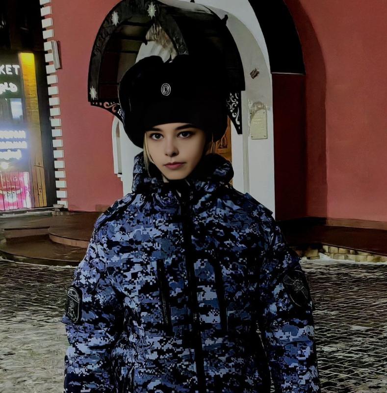 В Международный день танца героиней акции «Знай наших» стала сотрудница вневедомственной охраны Главного управления Росгвардии по Московской области Юлия Туровская