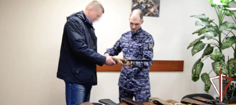 Росгвардия передала бойцам СВО очередную партию сданного зауральцами оружия
