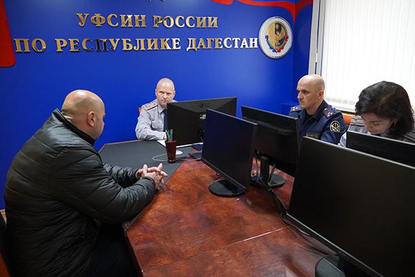 Начальник УФСИН провел прием граждан и ответил на вопросы в ходе прямой телефонной линии