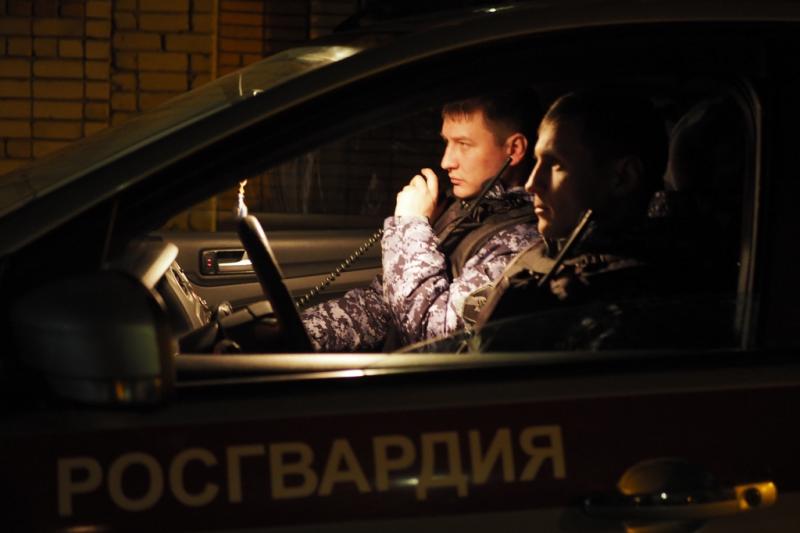 Росгвардейцы с поличным задержали злоумышленника, который мог причинить ножевое ранение сожительнице