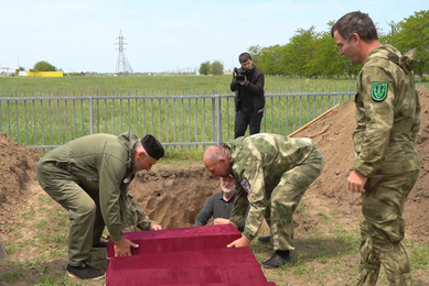 Росгвардейцы и сотрудники военной контрразведки приняли участие в перезахоронении останков красноармейцев в Чеченской Республике