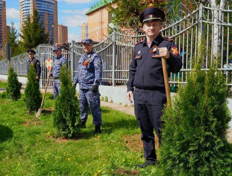 В Подмосковье сотрудники Росгвардии по Московской области присоединились к акции «Лес Победы»