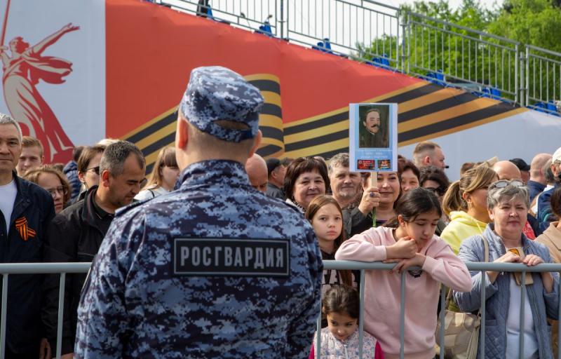 Росгвардейцы приняли участие в обеспечении безопасности Дня Победы на Южном Урале