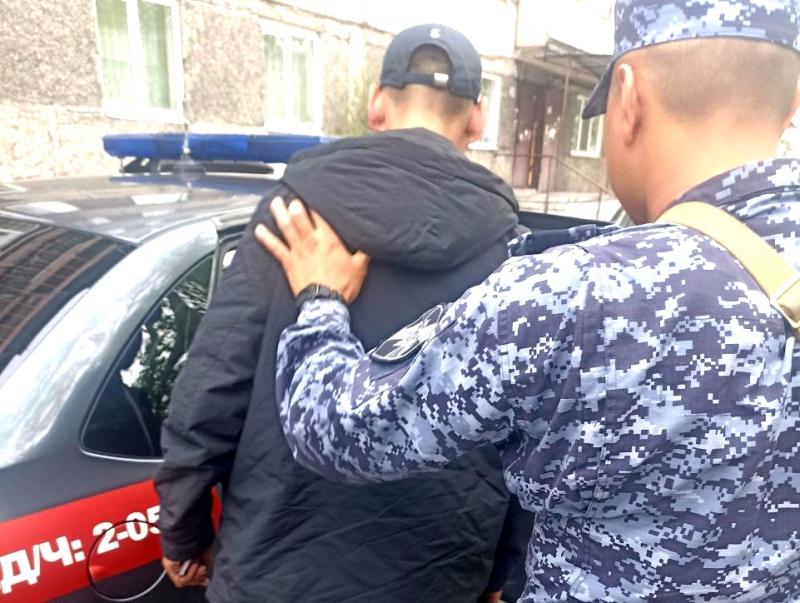 Росгвардейцы задержали подозреваемого в угоне авто жителя г. Кызыла