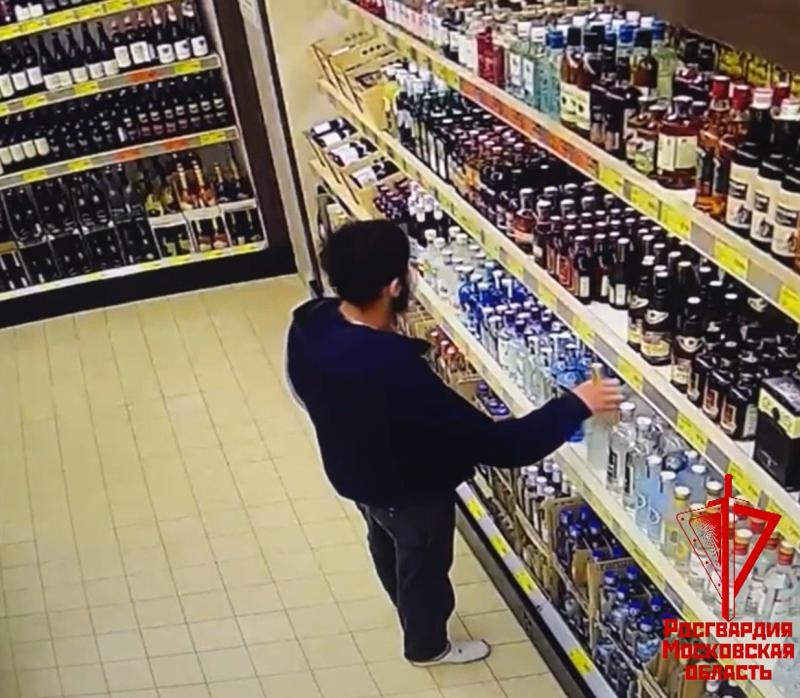 Сотрудники Росгвардии задержали подозреваемого в краже в Подмосковье
