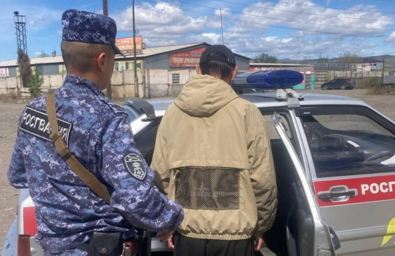 Росгвардейцы  задержали мужчину за кражу автомасла