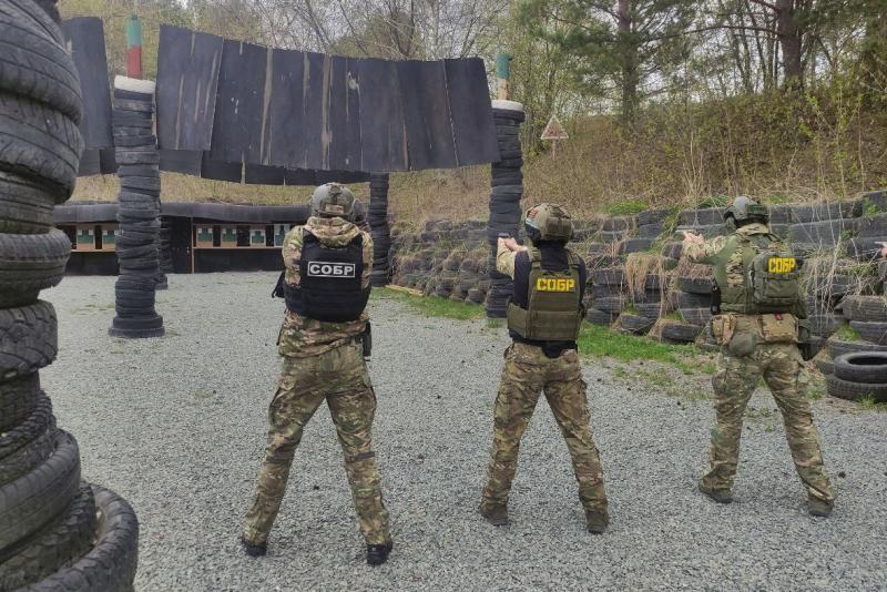 Сотрудники спецподразделений Росгвардии Кузбасса удостоены знака отличия полицейского спецназа