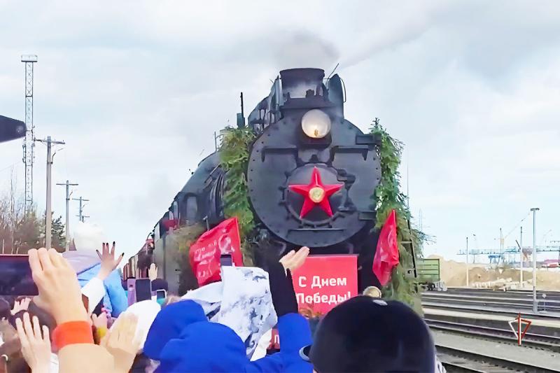 80-летие Победы: Росгвардия обеспечила порядок во время визита тематического поезда на Ямал