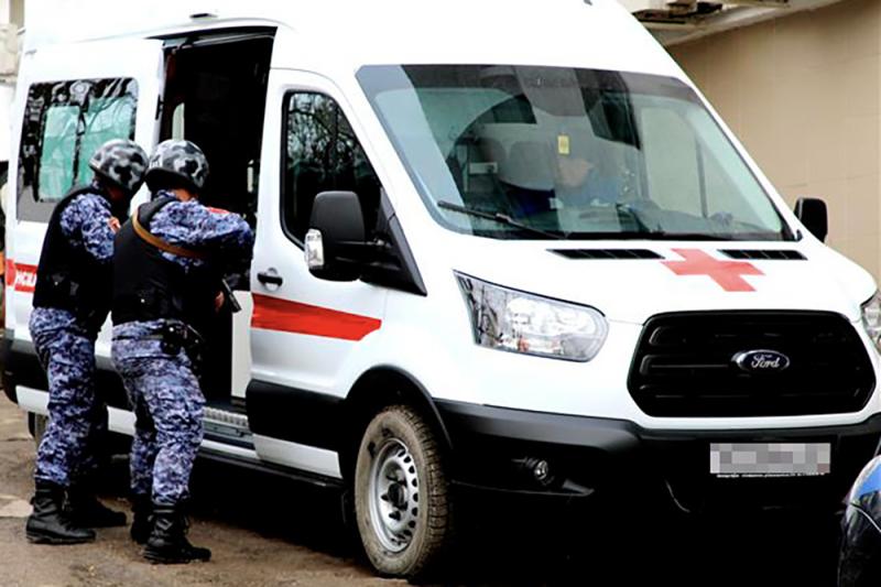 Росгвардейцы приняли меры по защите бригады скорой медицинской помощи от агрессивного новокузнечанина