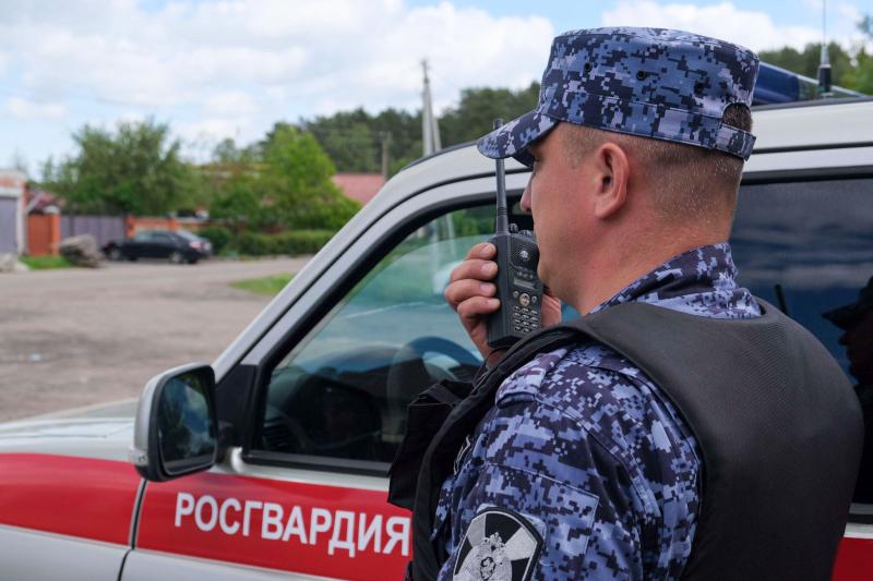 Росгвардейцы задержали новокузнечанина, который мог причинить побои своей сожительнице
