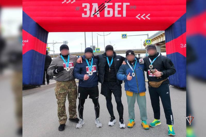 На Ямале сотрудники Росгвардии проверили свою выносливость во Всероссийском полумарафоне «ЗаБег.РФ»