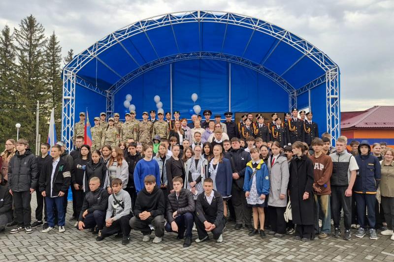 Росгвардейцы стали участниками дня открытых дверей для кузбасских кадет