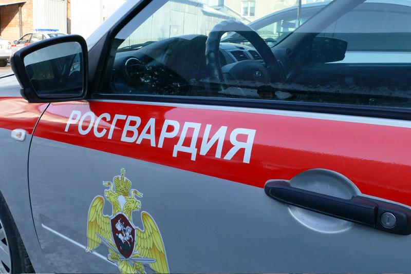 Росгвардейцы задержали похитителя кофе и сладостей из сетевого супермаркета