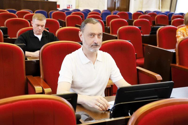 Депутат ЗСК Виктор Тепляков принял участие в заседании фракции «Единая Россия» краевого парламента