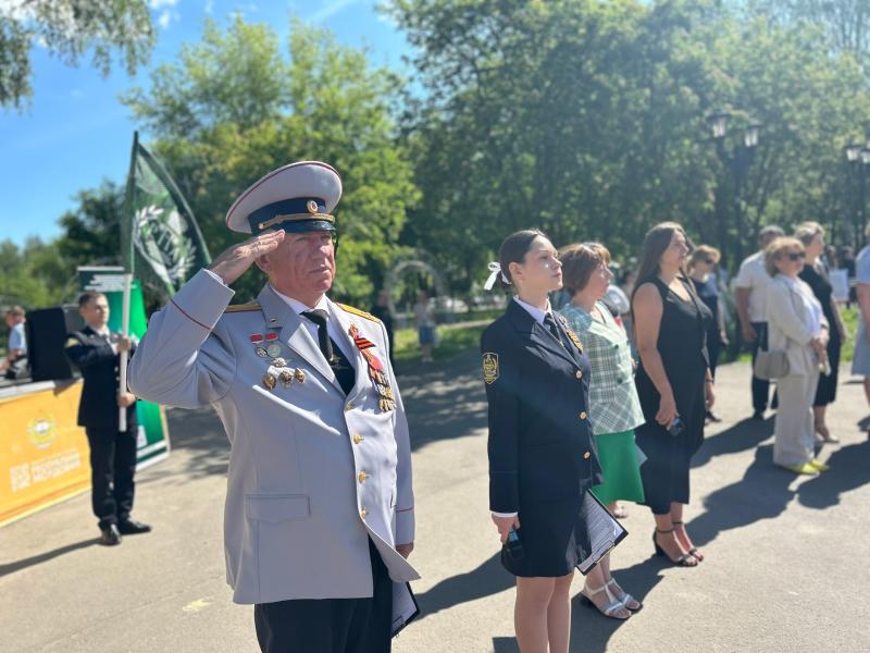 В Мордовии ветеран Росгвардии оценил участников конкурса Смотра строя и песни «Эхо военных лет»