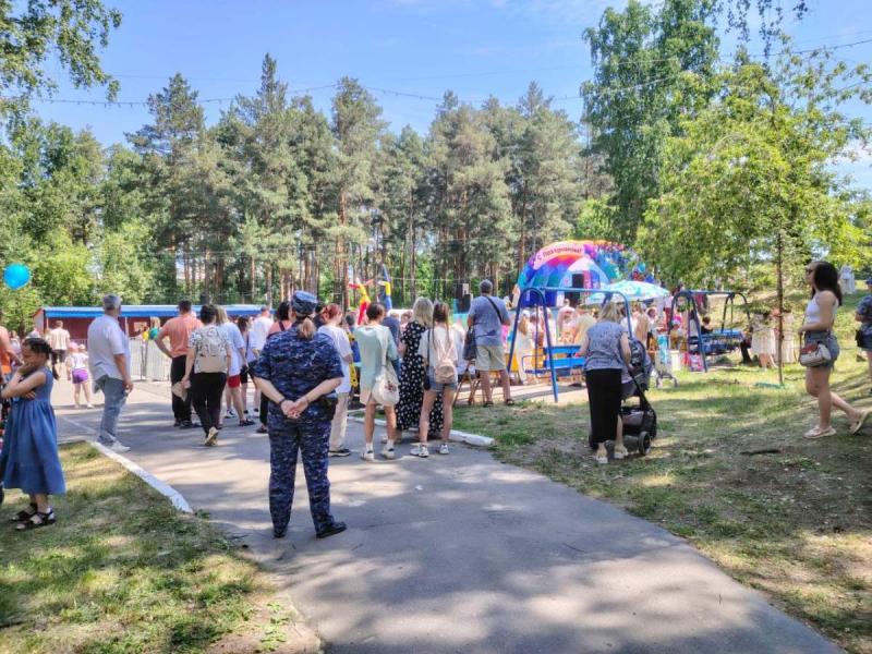 Росгвардейцы обеспечили безопасность Дня защиты детей на Южном Урале