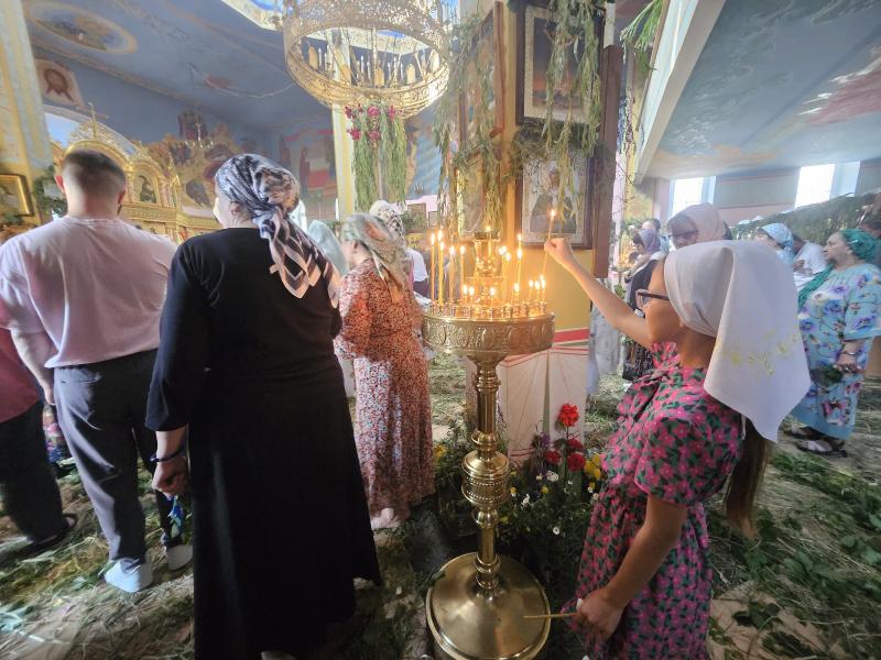 Военнослужащие ОГВ(с) приняли участие в божественной литургии в Грозном