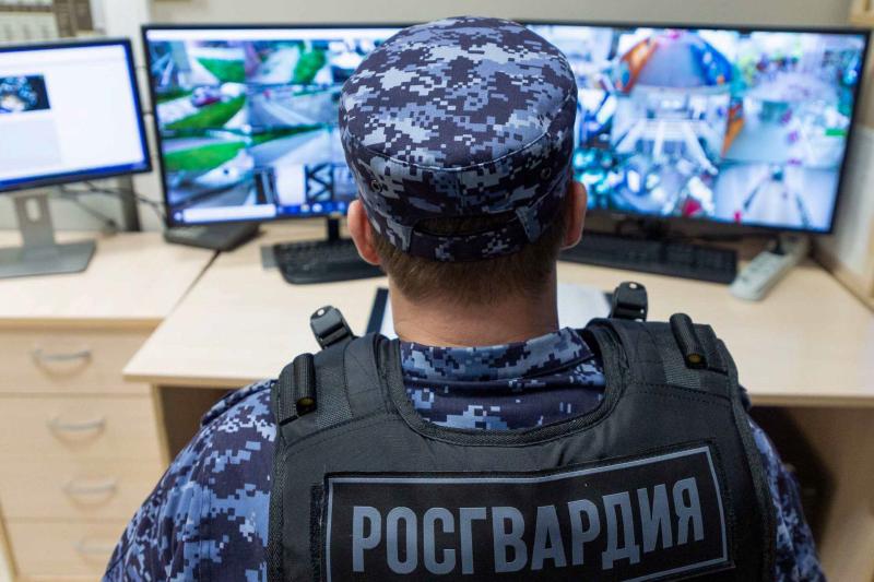 Росгвардейцы задержали похитителя импортного вина из гипермаркета