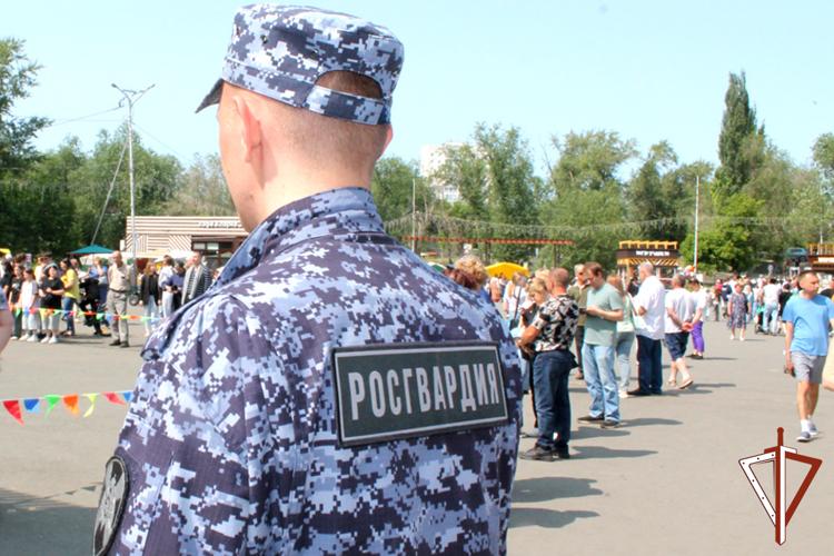 Безопасность массовых мероприятий в Зауралье обеспечили росгвардейцы