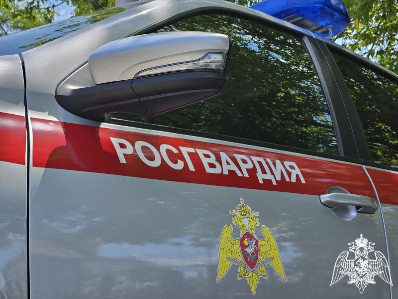 Сотрудники Росгвардии задержали дебошира в Невинномысске
