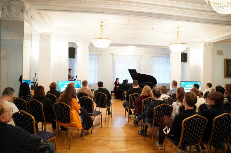 Музыка, литература и кино: редкие произведения писателей прозвучали на фестивале в Гатчине