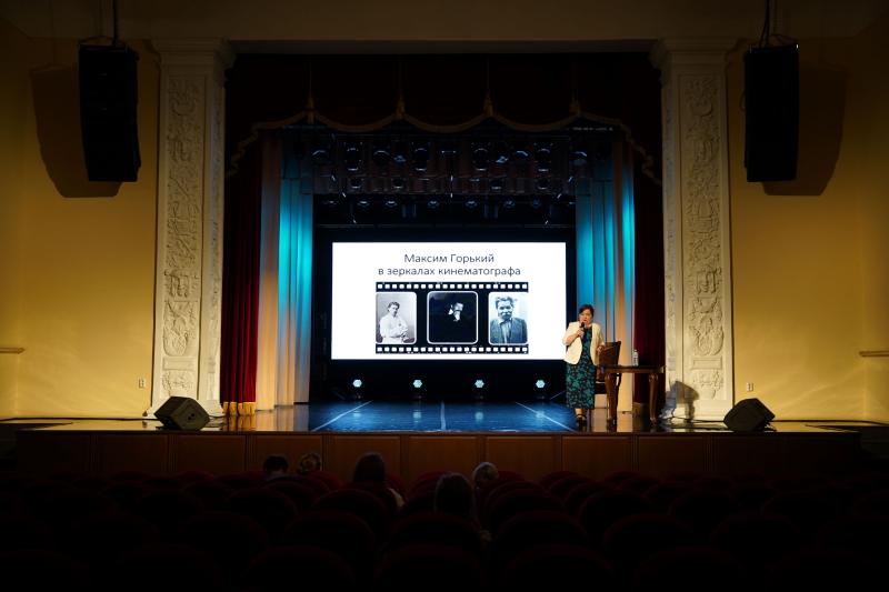 «Царство теней Максима Горького»: лекция о писателе и кинематографе на фестивале «Литература и кино» в Гатчине