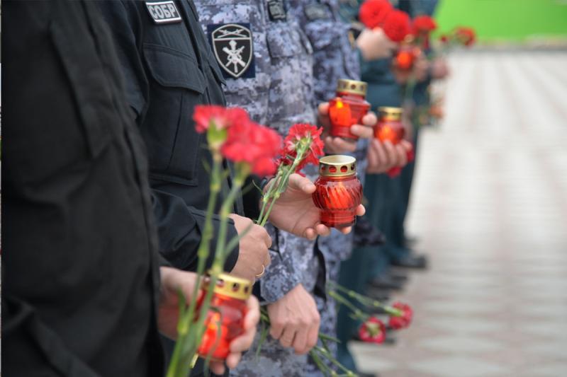 Росгвардия присоединилась к акции «Свеча Памяти» на Ямале