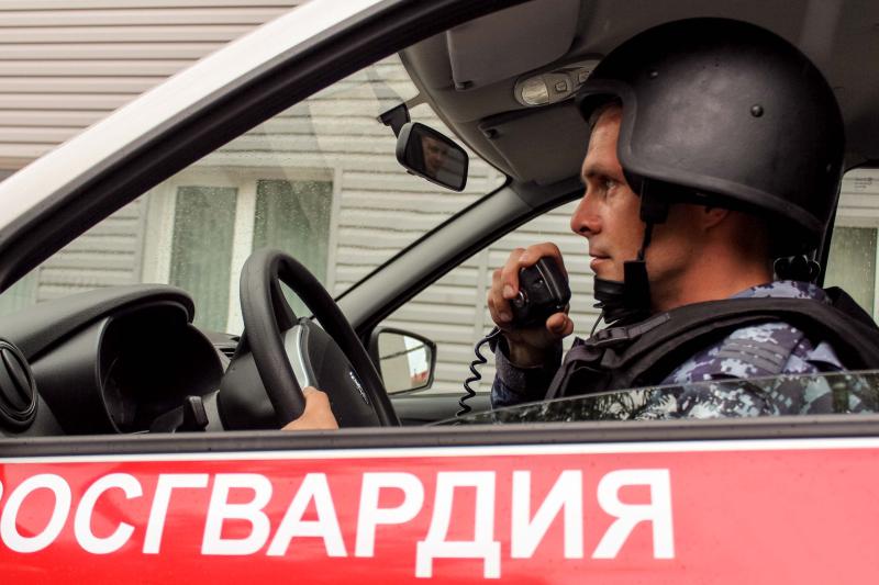 Росгвардейцы задержали предполагаемых виновников в хищении техники из квартиры кузбассовца