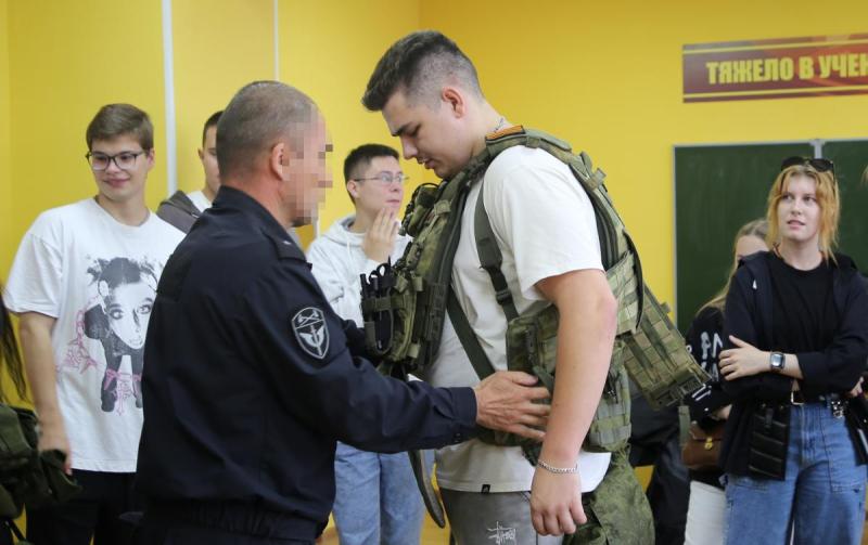 В Мордовии для студентов вуза открылись двери спецподразделения Росгвардии