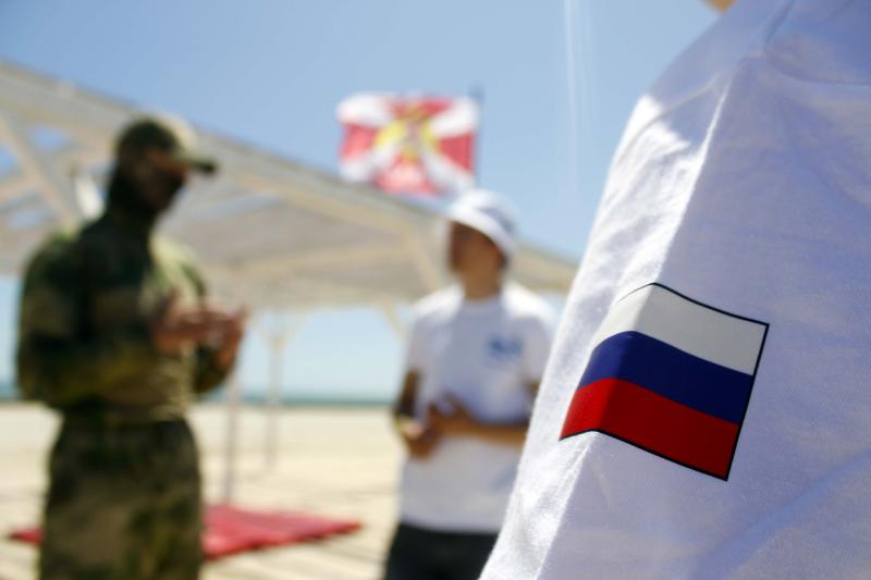 В Херсонской области военнослужащие Росгвардии приняли участие в фестивале «День молодежи двух морей»