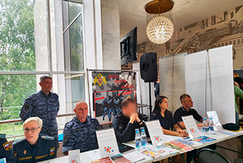 В Ульяновске росгвардейцы приняли участие во Всероссийской ярмарке вакансий