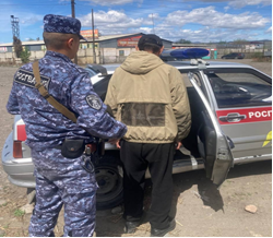 Кызылские росгвардейцы задержали мужчину, находящегося в федеральном розыске