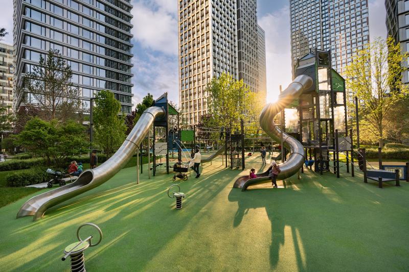 На севере Москвы открылась крупнейшая премиальная детская площадка