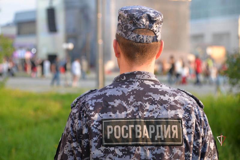 Росгвардия обеспечила правопорядок массовых мероприятий ко Дню семьи, любви и верности на Ямале