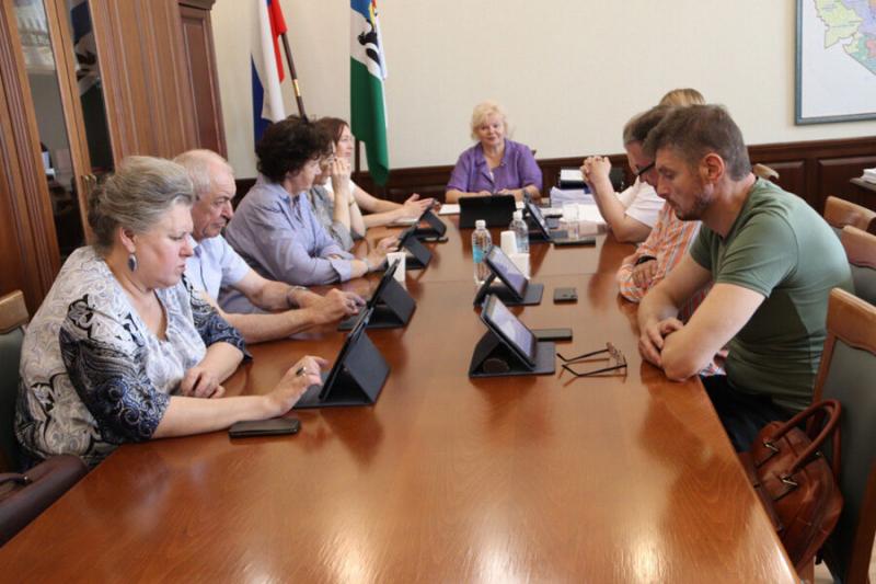 Новосибирский облизбирком заверил первые партийные списки на выборы-2025