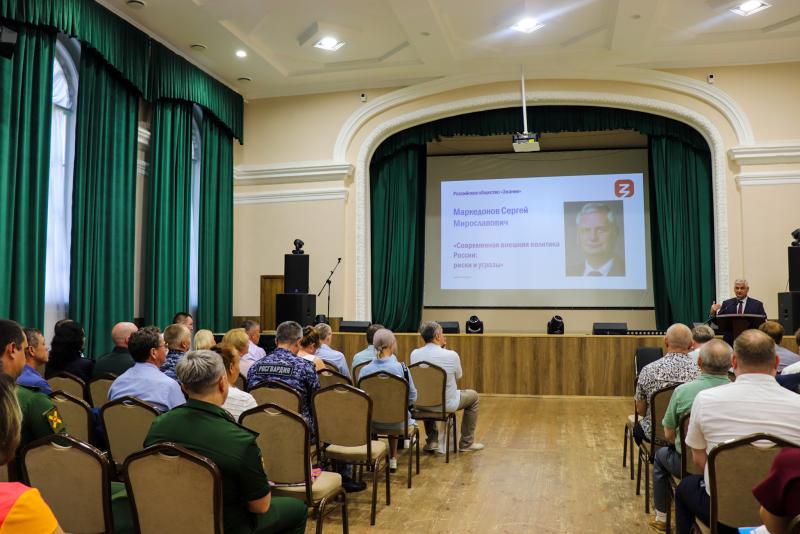 Сотрудники и военнослужащие Росгвардии приняли участие в просветительской лекции «Знание» в Йошкар-Оле