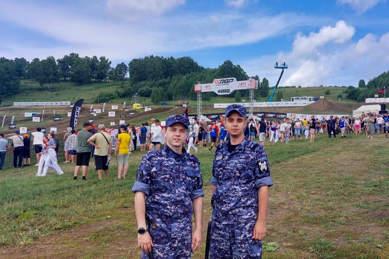 Сотрудники вневедомственной охраны Росгвардии обеспечили общественный порядок на массовых мероприятиях в Кузбассе