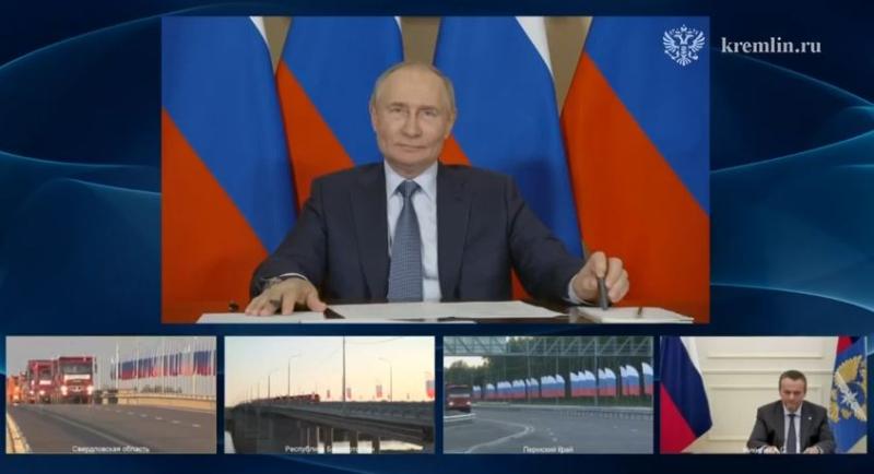 Владимир Путин открыл участок дороги М-12 между Дюртюли и Ачитом