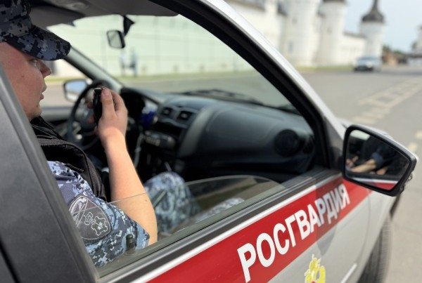 В Ярославской области росгвардейцы помогли пожилому мужчине найти потерянный кошелек