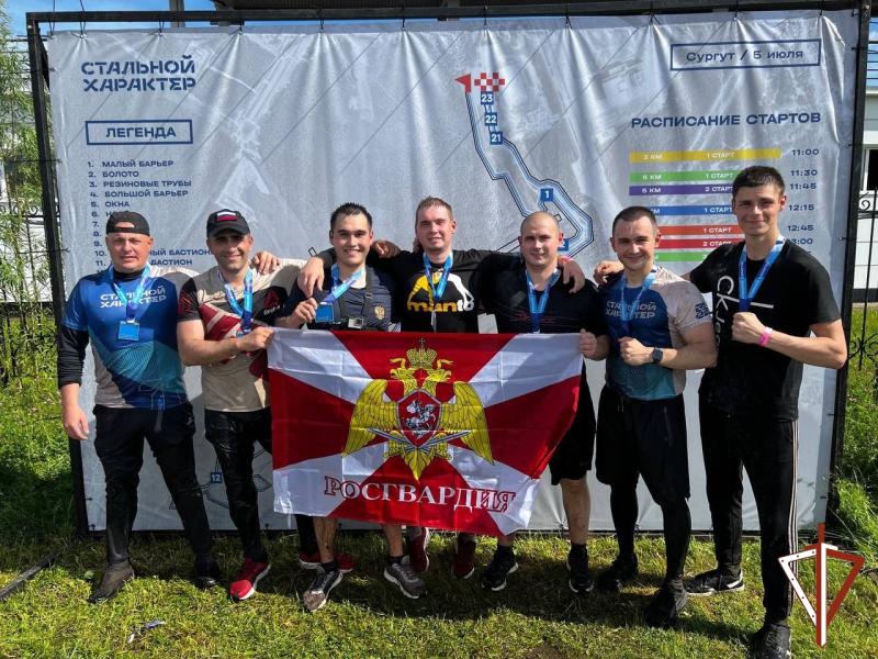 Росгвардейцы прошли трассу экстремального забега в Сургуте