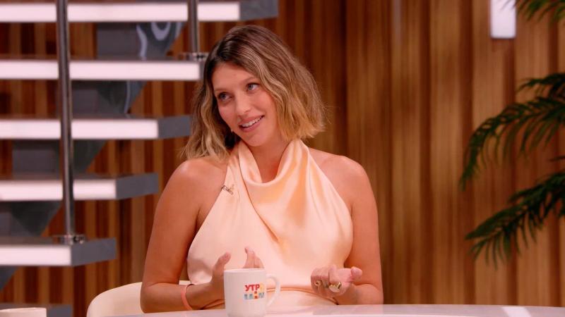 «Уже придумала имя для дочки!»: Регина Тодоренко призналась Даве в «УТРО.ТНТ», что хотела бы быть мамой девочки