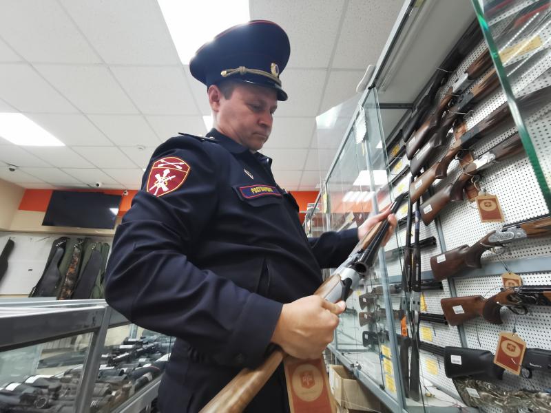 В Иркутской области сотрудники лицензионно-разрешительной работы Росгвардии подвели итоги деятельности за полугодие