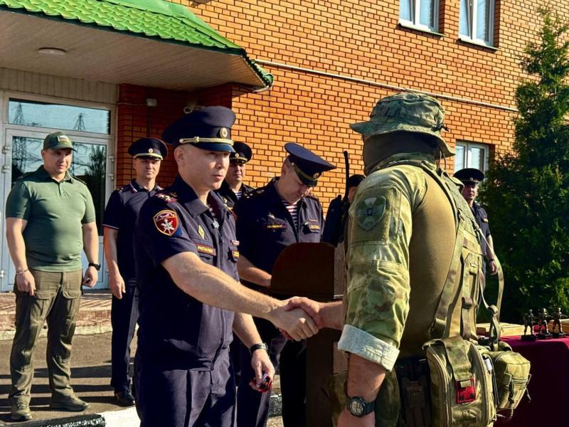В подмосковном главке Росгвардии состоялась встреча сотрудников спецподразделений, вернувшихся из служебной командировки