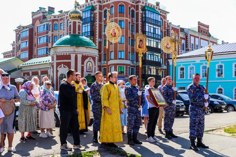 Росгвардейцы приняли участие в богослужениях в честь святого равноапостольного князя Владимира в Йошкар-Оле