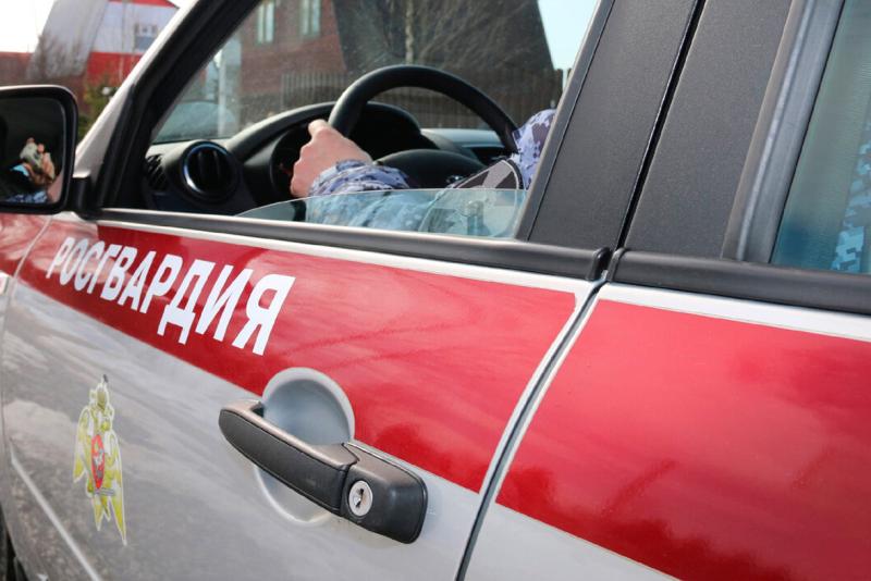 Росгвардейцы задержали новокузнечанина, ударившего прохожую на улице