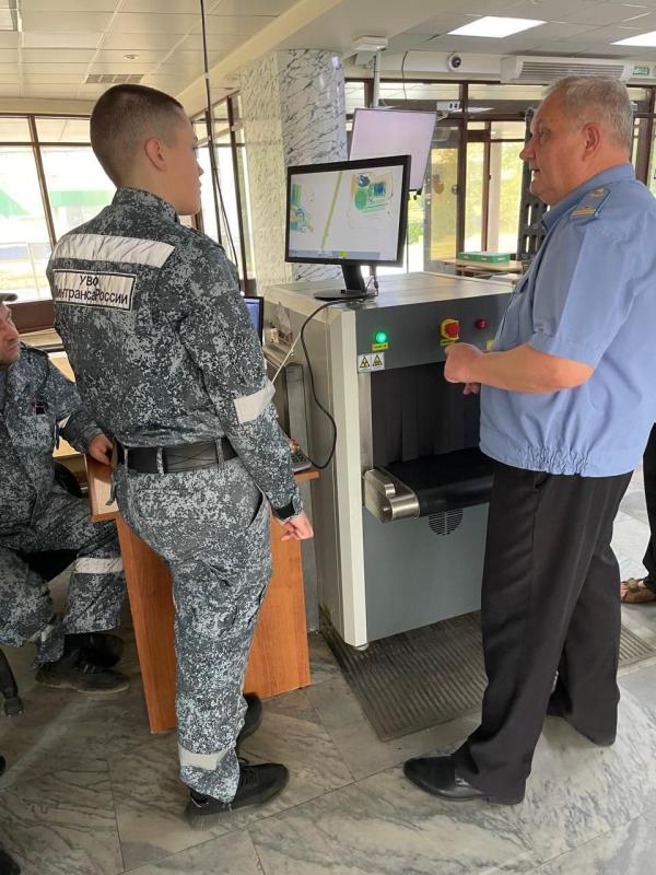 Работники команды «Вологодская» Северо-Западного филиала ФГУП «УВО Минтранса России» на практике отработали действия по распознаванию запрещённых предметов с помощью металлодетекторов