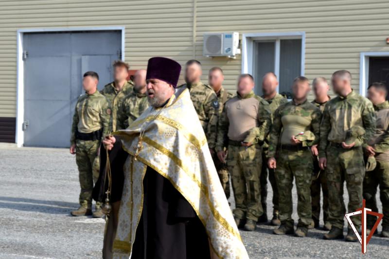 Для росгвардейцев состоялся молебен за здравие защитников Отечества в Зауралье